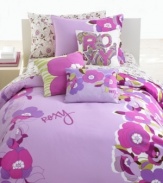 From green house to Hot House, this Roxy duvet cover set adds fun floral pop to any bed. Oversized blooms in lavender, fuchsia and lime with the brand's signature logo define the ultra-fresh and flirtatious look.