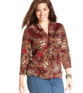 Add a twist to your casual style with Jones New York Signature's three-quarter-sleeve plus size top.