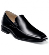 Get a pair of men's dress shoes that puts the polish back into your tailored wardrobe, without taking out all the fun. You won't lose a bit of modern edge when you slide right into these smooth moc toe loafers for men from Stacy Adams.