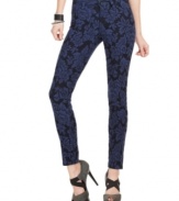 GUESS? gives skinny jeans a trend-right boost by way of a tapestry print! Pair the denim with platform heels for a look that's high on modern style!
