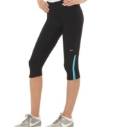 Sporty style and high performance technology come together in these capri active pants from Nike.