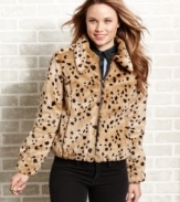 Extra sumptuous, this faux-fur leopard-print jacket from Me Jane makes a roaring style statement. Stumped over what to wear it with? It's so easy! Pair the layer with your skinny jeans and tees for a great way to bring runway style to your every day.