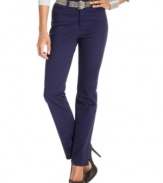 Modernize your denim look in these straight-leg jeans from Lee Platinum, complete with a figure-flattering fit and jeweltone wash.