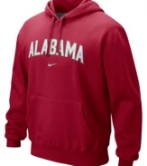 Keep warm as you root for the Alabama Crimson Tide in this hoodie by Nike.