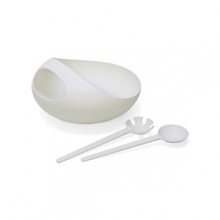 This indoor/outdoor Joseph Joseph salad bowl and server set is sized perfectly for salads, pasta, fruit and more. Its distinctive form makes it a stylish centerpiece.