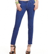 Wear your swagger on your jeans with these skinnies from Tinseltown! Designed in a bright leopard print, this style is totally electric!