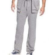 Get classic comfort in these fleece pants from Izod.