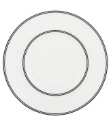 Leave it to kate spade to improve upon the classic sophistication of black and white. A concentric pattern featuring the timeless pairing lends your tabletop easy elegance.