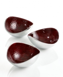 Full of surprises, these handcrafted nut bowls from the Simply Designz collection of serveware and serving dishes feature sleek, polished aluminum lined with lustrous burgundy enamel. A bold set for serving snacks or simply decorating the table. Full of surprises, these handcrafted nut bowls from the Simply Designz collection of serveware and serving dishes feature sleek, polished aluminum lined with lustrous burgundy enamel. A bold set for serving snacks or simply decorating the table.