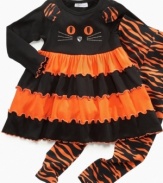 A sweet style that goes bump in the night, she'll love this cute Halloween set from Bonnie Jean, with a kitty dress and matching leggings.