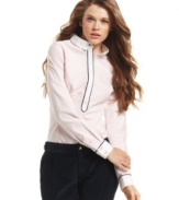 This oxford blouse from Tommy Girl totally refines your day look. Love the contrast-color trims and soft-hued pinstripes!