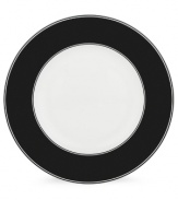 Leave it to kate spade to improve upon the classic sophistication of black and white. A concentric pattern featuring the timeless pairing lends your tabletop easy elegance.