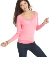 A touch of linen gives this beautifully fitted casual top by Energie its charm. Wear with jeans or a cute skirt!