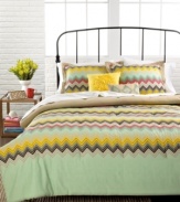 Color pop! Give your space a fresh perspective with the modern zigzag design and bright hues of this Shalla duvet cover set. Reverse to solid.
