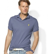 Classic-fitting, short-sleeved polo shirt, cut for a comfortable fit.