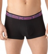 Style and support. These trunks from 2(x)ist are keep you secure and in step with cool style.