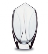 Soft curves work with sharp angles in the magnificent Giverny vase, featuring fine crystal with the impeccable quality and craftsmanship of Baccarat.