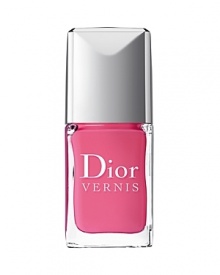 Never before has the color of Dior Vernis displayed such lacquered and vibrant shine! A cocktail of Shine and Sparkle Amplifying active ingredients directs pigments and pearly particles to enhance light reflection tenfold. Once again, the array of enchanting shades created by Tyen reflect the spirit of Dior fashion shows.Application is even easier with the brush. Dior Vernis also features a newchip-resistant formula that protects and embellishes the nails, day after day.