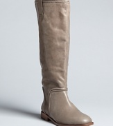 Modern Vintage brings us retro, right-now boots, in a streamlined design with tonal seaming that adds textural interest.