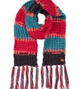 Cozy necks during the cold season, this multicolor scarf from Roxy is perfectly cute and warm.