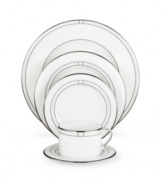 Leave it to kate spade new york to improve the traditional china pattern. Reminiscent of seed pearls, her signature monogram lends a lustrous accent to the Noel Alabaster 5-piece place settings.
