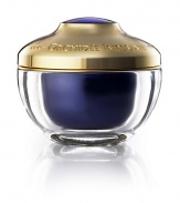 The neck and décolleté are, after the face, the two zones that are the most sensitive to the effects of aging. Because the skin is naturally thinner, the neck and décolleté are prime targets for the premature appearance of wrinkles and pigmentation flaws. The Orchidée Impériale Neck and Décolleté Cream is a rich creme that redefines and enhances the delicate neck and décolleté area.This action is reinforced by a double anti-slackening effect.