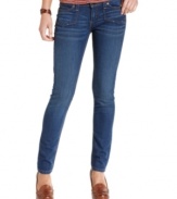 A gentle fade and signature topstitching makes Levi's medium wash Demi Curve skinny jeans an easy choice for get-up-and-go style.