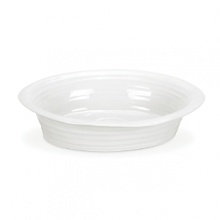 This set of dinnerware designed by famed cook and food writer Sophie Conran offers a modern organic aesthetic in unique shapes for an elegant and durable everyday collection.