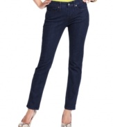 A flattering dark hue and straight fit make these petite jeans from Levi's swoon-worthy! Wear them with sky-high heels for a sizzling effect.