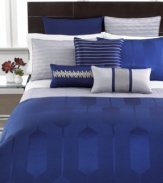 The blueprint for 5-star luxury. The Links Cobalt duvet cover from Hotel Collection features a landscape of weaved patterns for an understated, elegant appearance. Zipper closure.