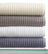 Totally textured. Ultra-absorbent in plush, Turkish cotton, this Hotel Collection's Textured Rib washcloth adds a new dimension of luxury to your everyday routine. Choose from four sophisticated hues.