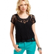 So femme! A peter-pan collar adds schoolgirl-inspired whimsy to this sheer lace top from 6 Degrees.
