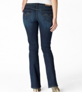 The go-to everyday denim, these Levi's® Demi Skinny jeans feature a Mesa dark wash for a fabulously flattering look!