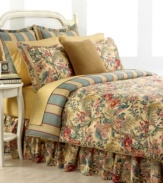 Blossoming with distinction, Lauren by Ralph Lauren's Tangier duvet cover set offers a refreshing take on traditional elegance. An ornate floral-and-vine print finished with jute trim brings to mind the look of a lush garden in bloom, while the striped duvet cover reverse accents the look with coordinating contrast.