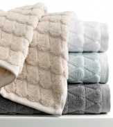 Crafted of long staple Turkish cotton, this Bristol washcloth is plush and luxurious to the touch with an allover tonal teardrop design for added flair. Choose from a palette of sophisticated hues.