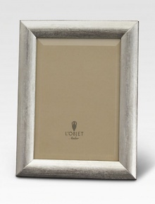 Florentine hand-etching adds subtle texture to this classic sterling silver frame. 4W X 6HImported Florentine hand-etching adds subtle texture to this classic sterling silver frame. 4W X 6HImported