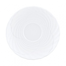 Inspired by the exquisite bridal gowns crafted by Marchesa designers Georgina Chapman and Keren Craig, the Pleated Swirl collection features sculpted, overlapping pleats that evoke delicate fans.