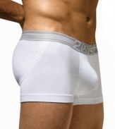 Face it, you're a modern man, which means you need real support and not just empty promises. This dual-lifting trunk construction from 2(x)ist keeps you well-prepared for the gym and on the top of your game in all of your favorite looks.