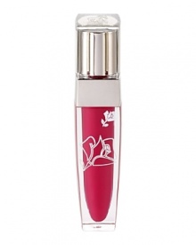 A Lancôme first: a powerful new lip plumper that physically and comfortably enhances lip size and volume without the biting burn for a sexy, luscious, voluptuous pout. In seconds, lips are stimulated and plumped with two effects:Sensorial Volume Effect: Dramatically yet, pleasantly plumps lips with a unique combination of cooling menthol, stimulating parfums, and polyoils that infuse lips with moisture.High Shine Effect: High-shining oils intensely reflect light to make lips look larger for a full-bodied, luminous pout.Lips are comfortably stimulated, visibly plumped, shiny and hydrated. With 7 shades, Color Fever Plumper can be worn as a primer under lipstick or all by itself as a gloss.