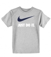 Inspire his performance with this signature Nike tee.