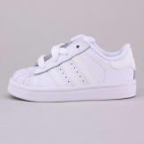 There's so much you want to give your little one. Why not start with a sense of style? The adidas Superstar is one of our most beloved classics and available in a size for the next generation of superstars. Imported.