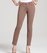 Get on-trend style in J Brand's weekend-perfect twill skinny jeans.