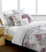 One chic set, so many looks! Let your creativity blossom with Style&co.'s Florabella duvet cover set, boasting reversible pieces with a modern floral print on the front and a contrast wildflower design on the reverse. Duvet cover features button closure.