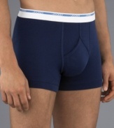 Stay-put style for the on-the-go guy. The cuffed and contoured leg opening on this three-pack of Jockey boxer briefs will keep you comfortable no matter where the day takes you.