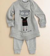 A fashion-conscious LMJ kitty adorns the front of an adorable sweatshirt-soft French terry dress with matching leggings.Ribbed neckline with snap closeLong raglan sleeves with ribbed cuffsBanded bottomMatching pull-on leggings with ribbed cuffs97% viscose/3% elastaneMachine washImported