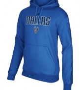 Showcase your winning team while keeping warm in this NBA Dallas Mavericks hoodie by adidas.