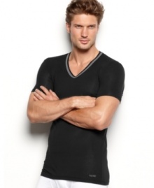 Whether you wear it to bed or as a first layer, this T shirt from Calvin Klein is a solid utility player in your wardrobe.
