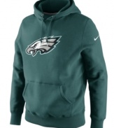 Shout out to your favorite NFL football team with this comfortable Philadelphia Eagles hoodie from Nike.