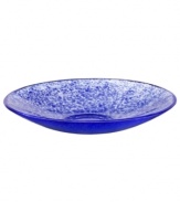 Speckled with royal ocean blue, the Tellus crystal platter makes a brilliant centerpiece for the dining room or coffee table. Its minimalist shape is perfect for holding whole fruit or pasta but looks simply stunning all on its own.