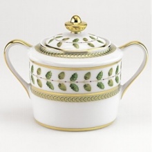 Inspired by designs from the Empire period, Constance is composed of a fresh composition that renders it a timeless classic. Elegantly outlined in gold, acorns and oak leaves, symbolizing strength and longevity, accent its delicate watercolor palette of greens.